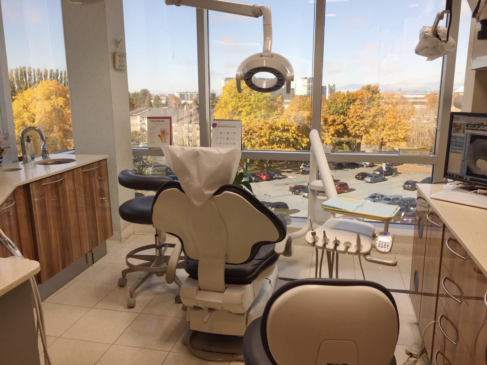 Sunshine Dental office