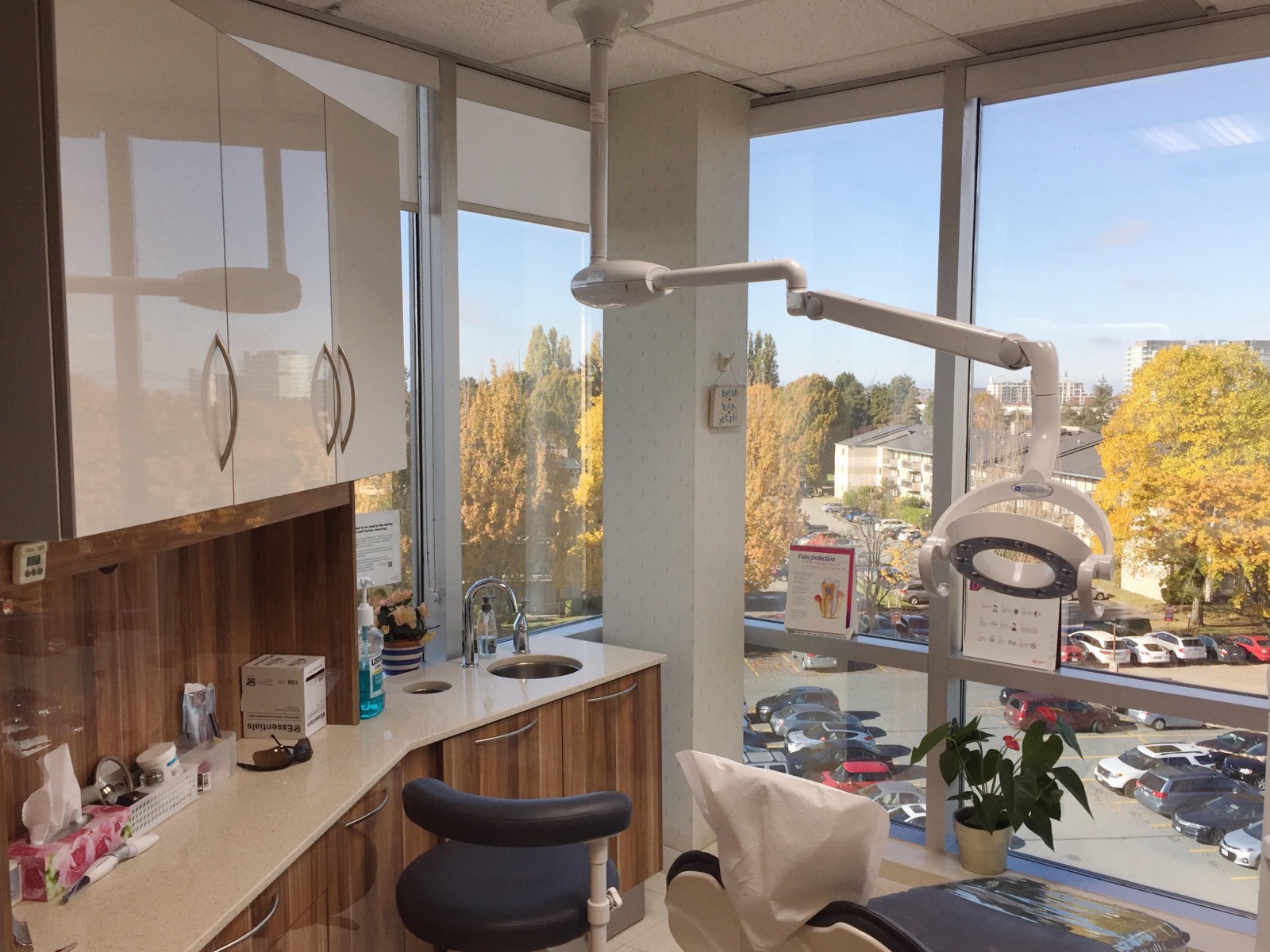 Sunshine Dental office